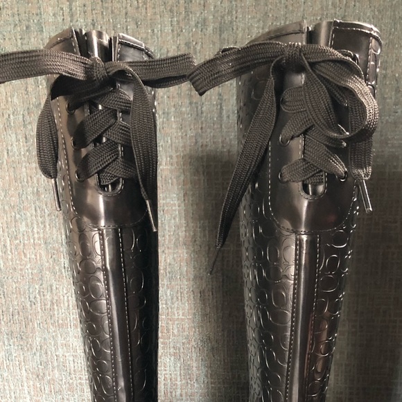 Coach size 5B black rain boots with tie back - Picture 8 of 9